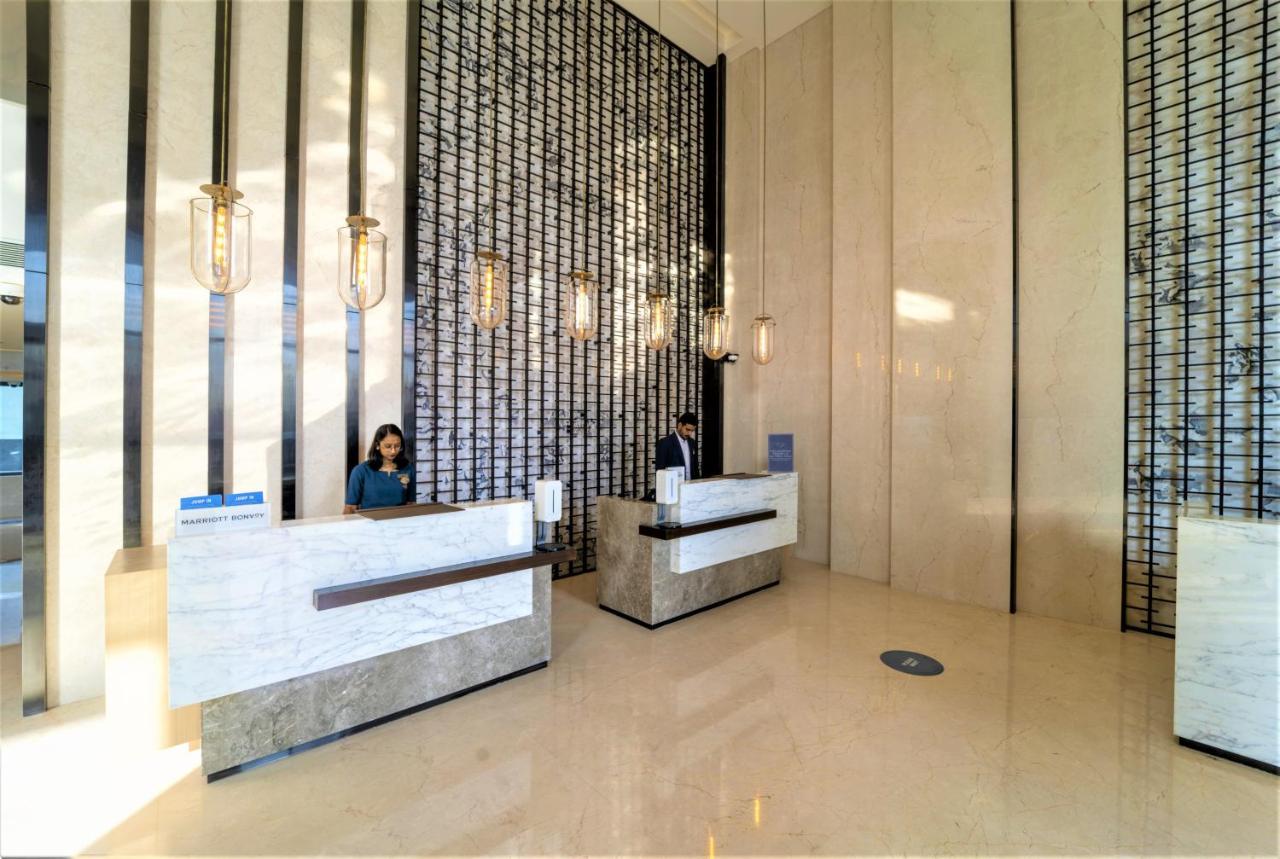 Courtyard By Marriott Vadodara Exteriör bild