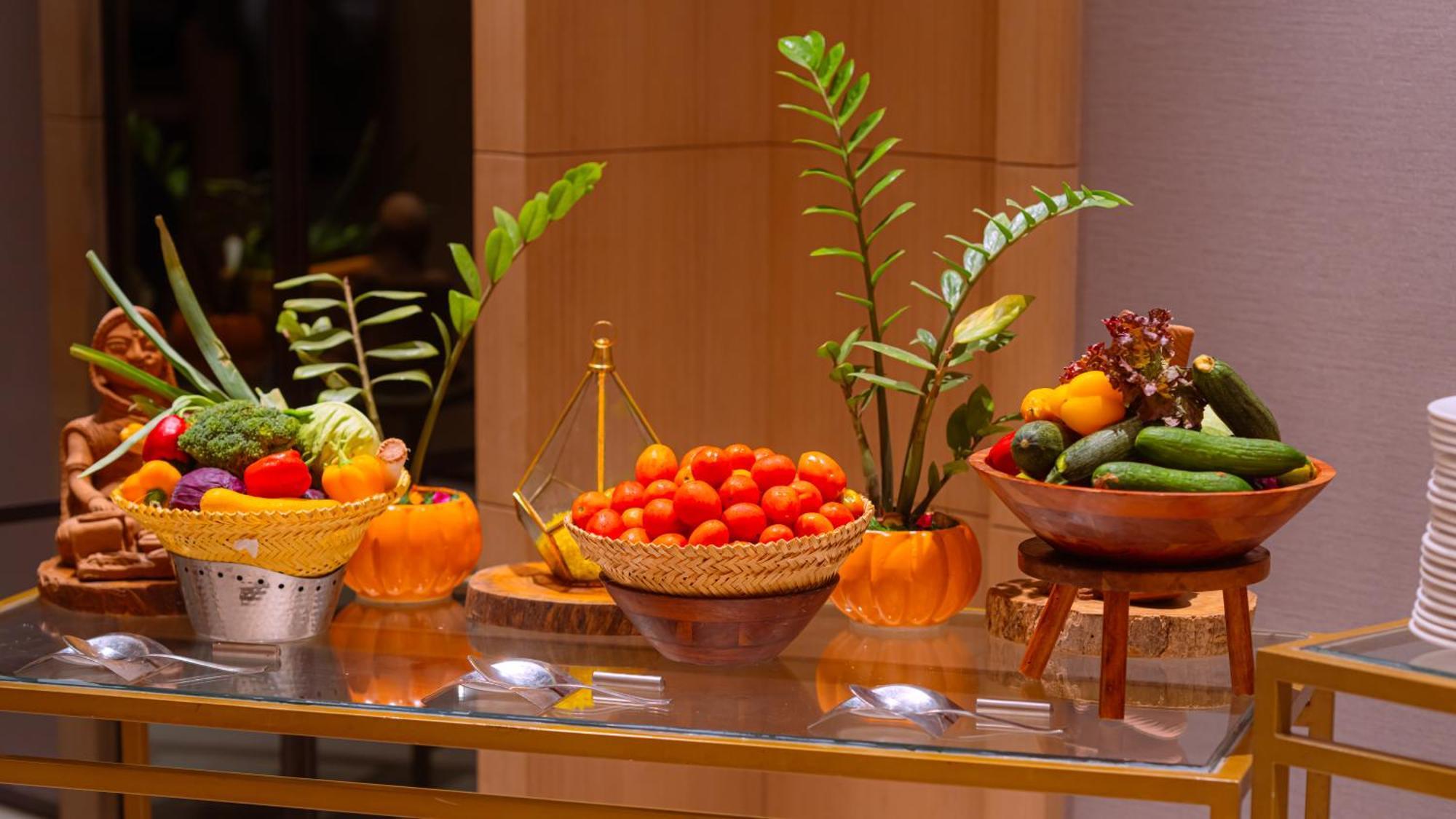 Courtyard By Marriott Vadodara Exteriör bild