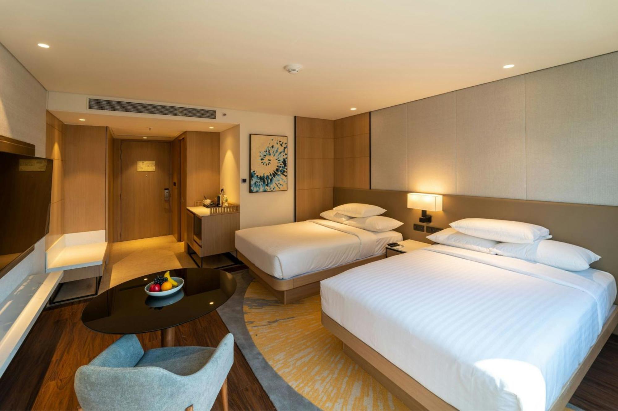Courtyard By Marriott Vadodara Exteriör bild